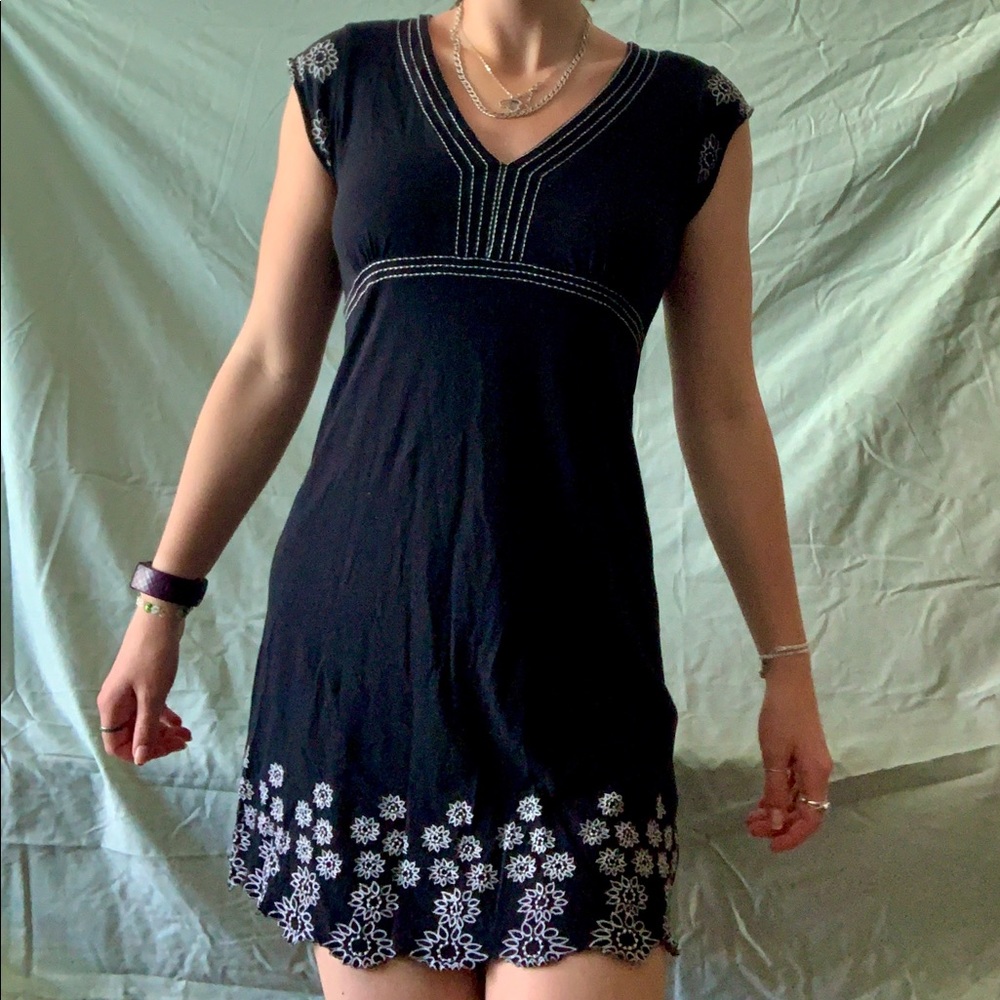 Vertigo Paris cotton flower embroidered black dress